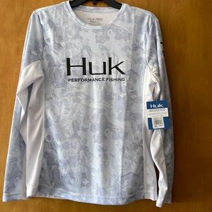 HUK Fishing NWT Women’s size L Icon X Camo shirt
